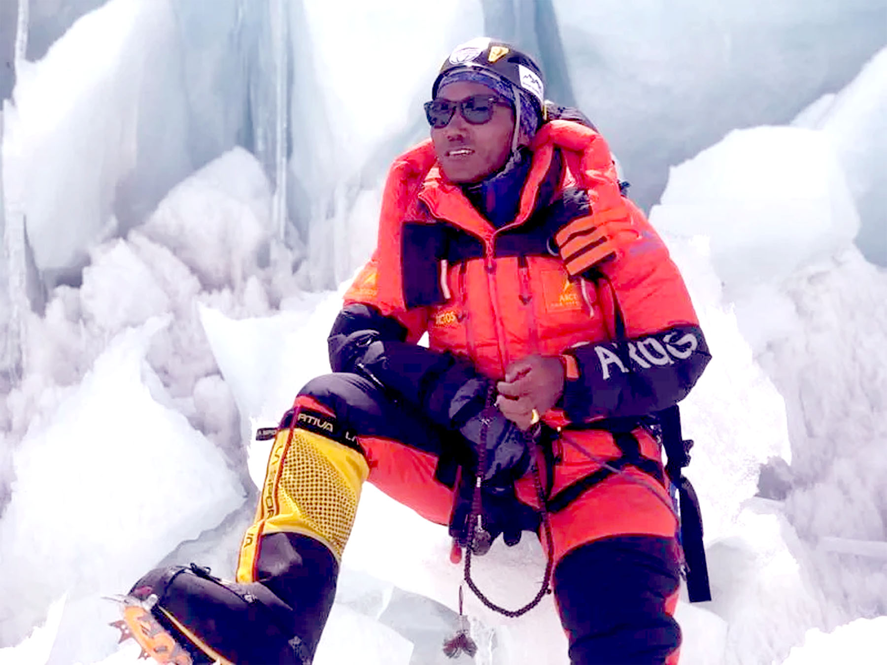 Everest Record Nepali Sherpa guide conquers Mount Everest for the 31st time, breaking his own record.